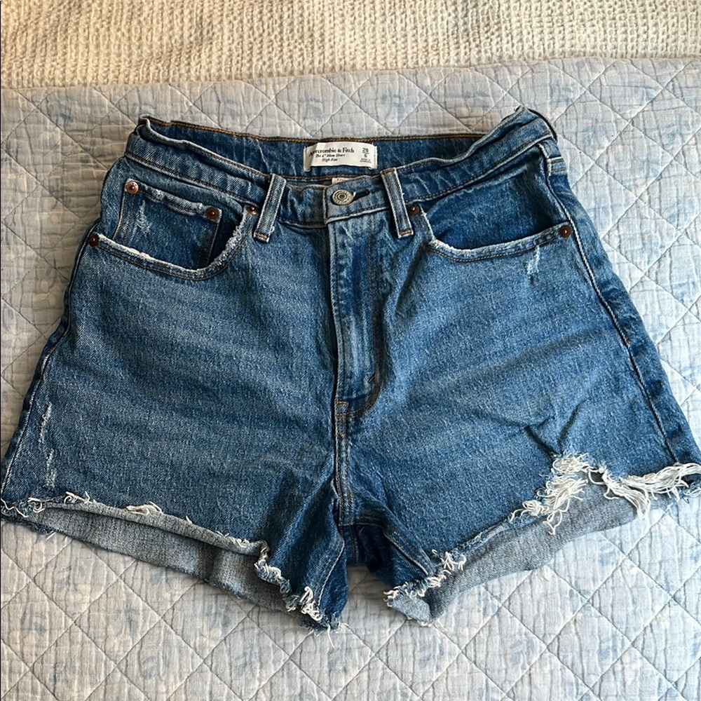 Abercrombie & Fitch 4 inch Mom High Rise Shorts